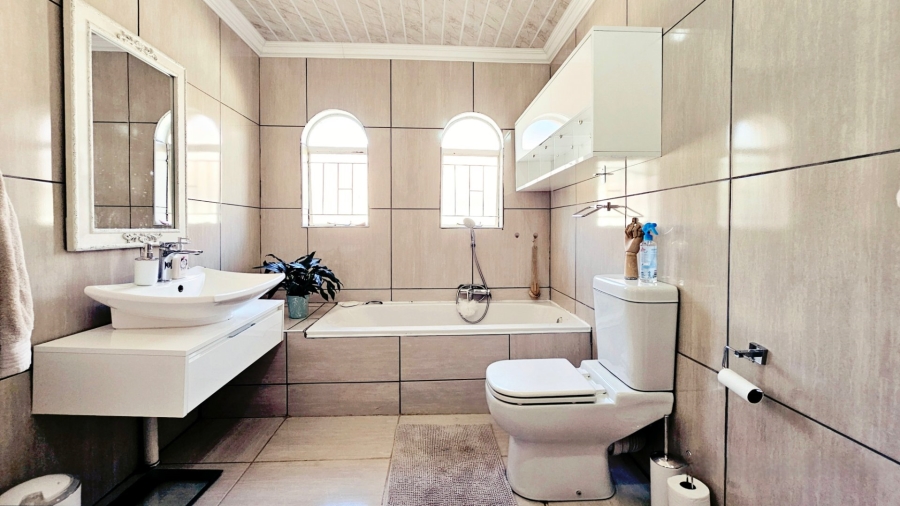 2 Bedroom Property for Sale in Heuwelsig Free State